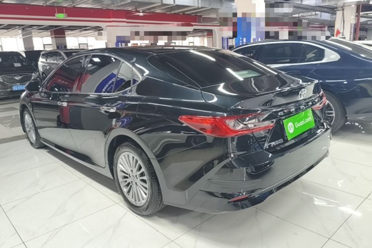 Toyota Camry 2024 — 4