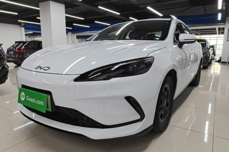 BYD Seal 05 DM-i 2025 — фото 1