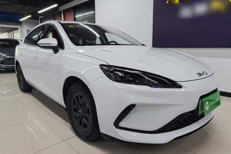 BYD Seal 05 DM-i 2025 — фото 3