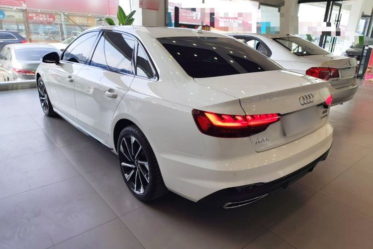 Audi A4 2023 — 4