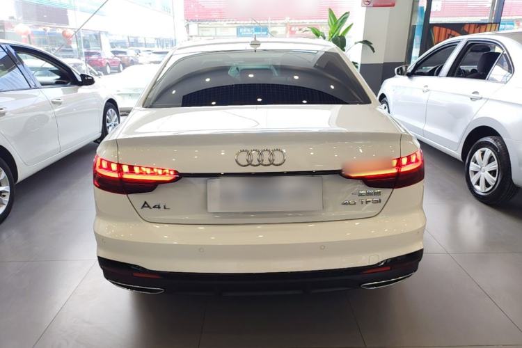 Audi A4 2023 — 5