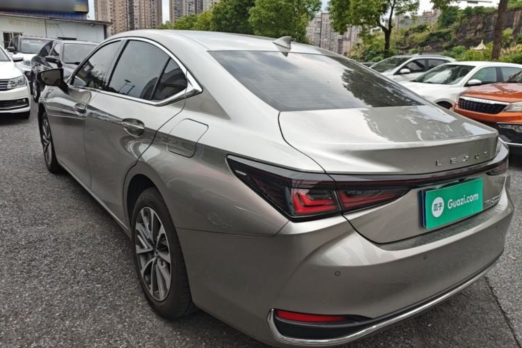 Lexus ES 200 2025 — 4