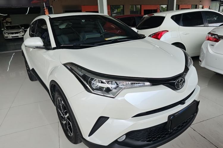 Toyota C-HR 2020 — 3