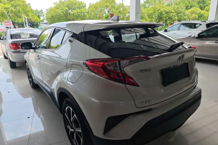 Toyota C-HR 2020 — 4