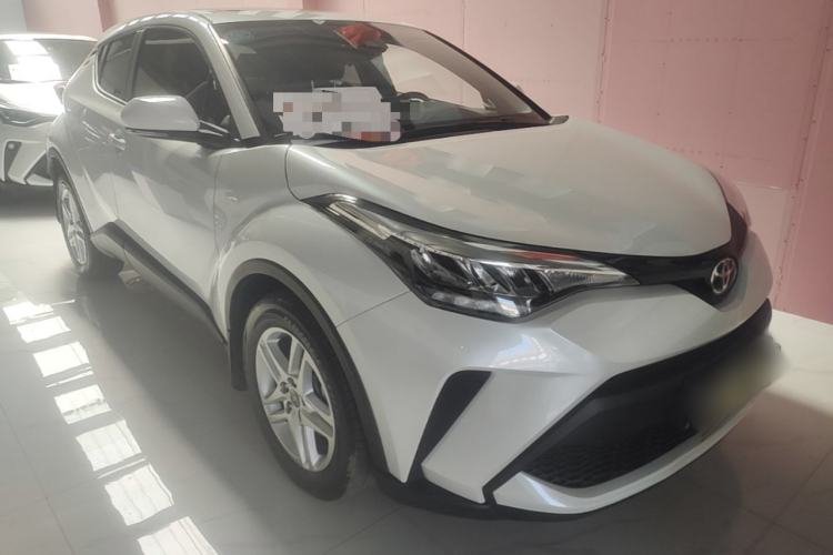 Toyota C-HR 2023 — 3