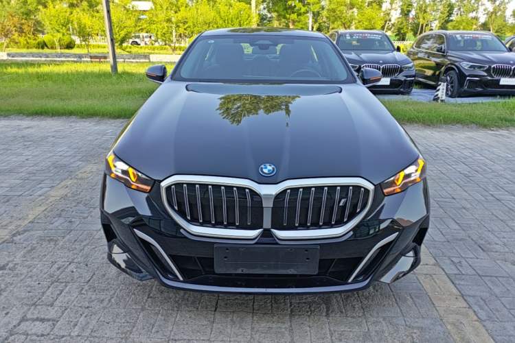 BMW i5 2024 — 2
