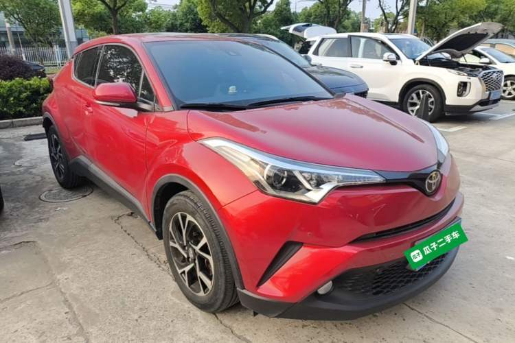 Toyota C-HR 2020 — фото 3