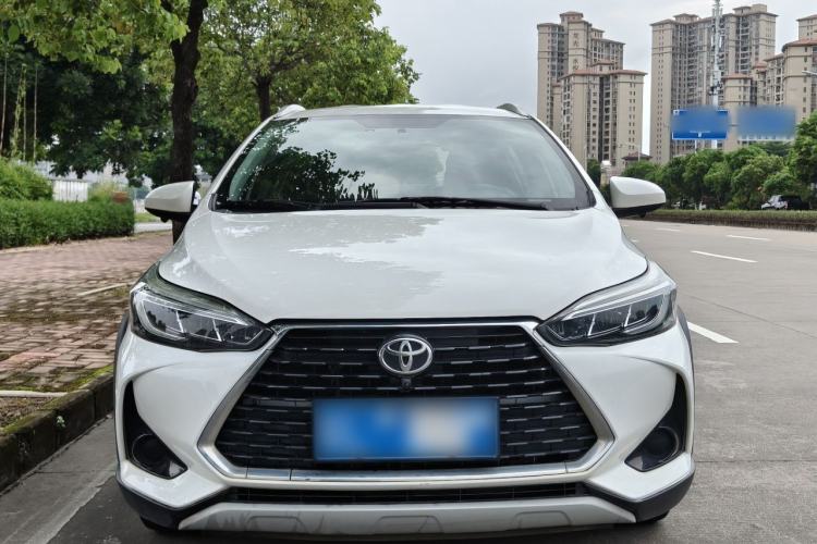 Toyota Yaris 2022 — фото 2