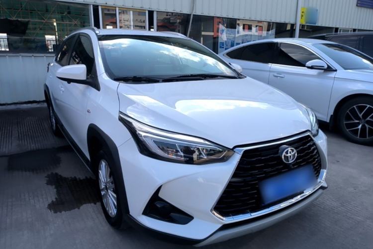 Toyota Yaris 2022 — фото 3