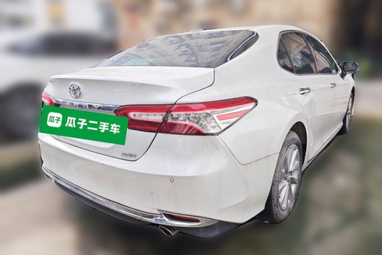 Toyota Camry 2023 — фото 4