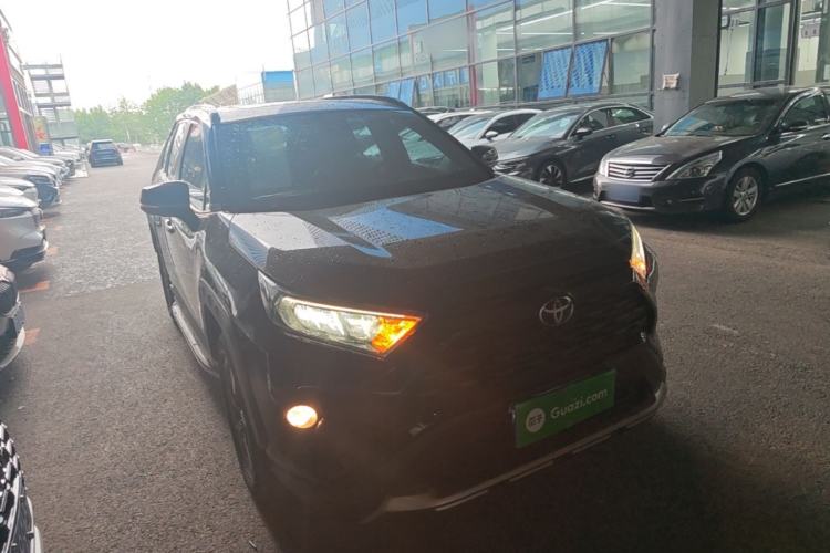 Toyota RAV4 2022 — 3