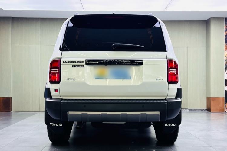 Toyota Land Cruiser Prado 2024 — 5