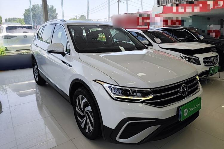Volkswagen Tiguan L 2023 — 3