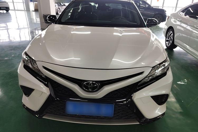 Toyota Camry 2019 — 2