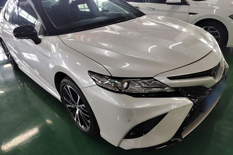 Toyota Camry 2019 — 3