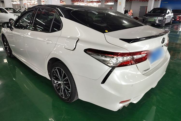 Toyota Camry 2019 — 4