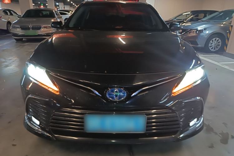 Toyota Camry 2021 — 2