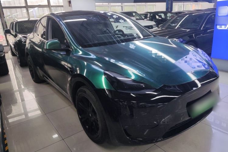 Tesla Model Y 2022 — 3