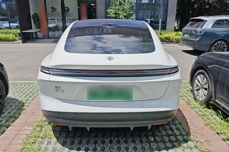 NIO ET5 2024 — 5