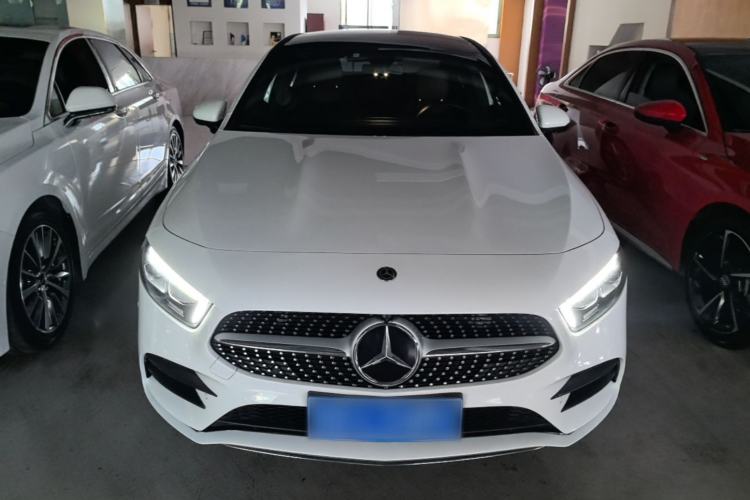 Mercedes-Benz A 200 L 2020 — фото 2
