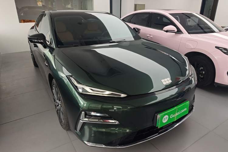 Geely Galaxy 8 2025 — 3