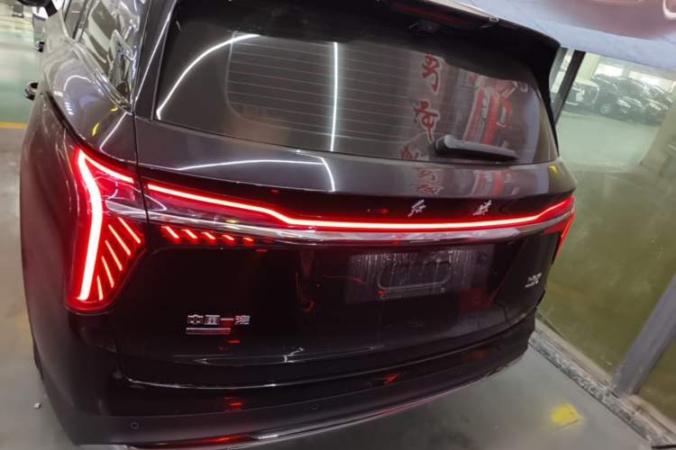 Hongqi HS7 2024 — 5