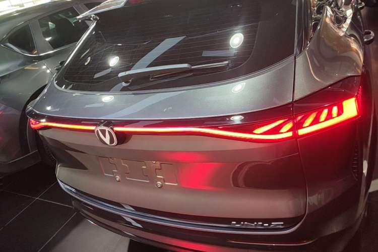 ChangAn UNI-Z 2025 — 5