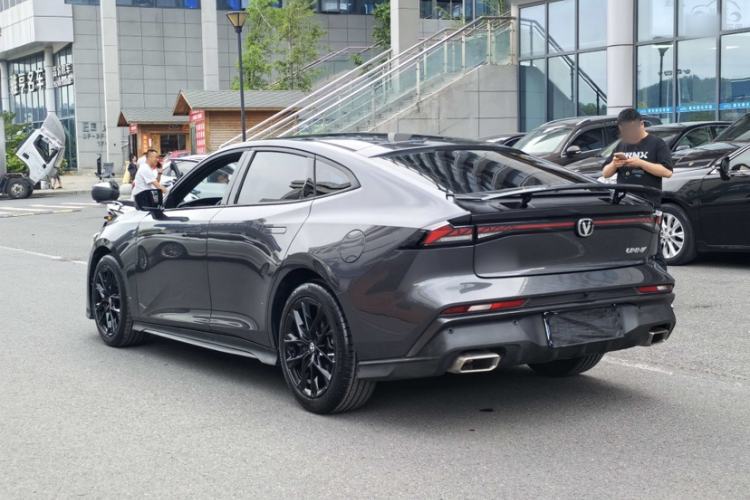 ChangAn UNI-V 2024 — 4