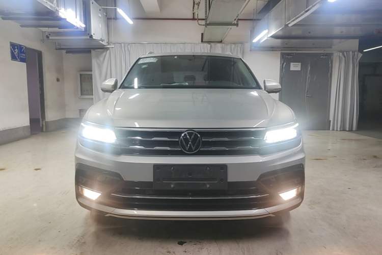 Volkswagen Tiguan L 2021 — фото 2