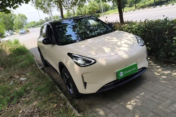 Geely Galaxy Geome 2025 — 3