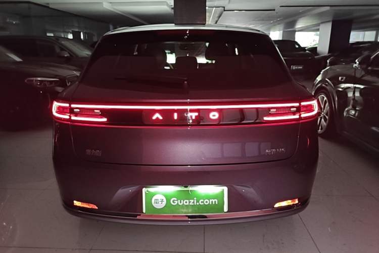 AITO M5 2025 — фото 5