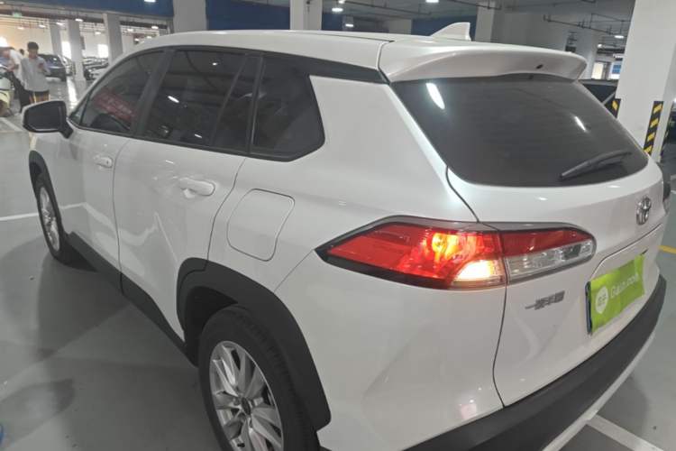 Toyota Corolla Cross 2023 — фото 4