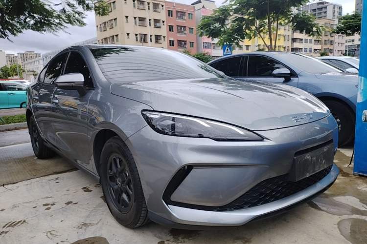 BYD Seal 05 DM-i 2025 — фото 3