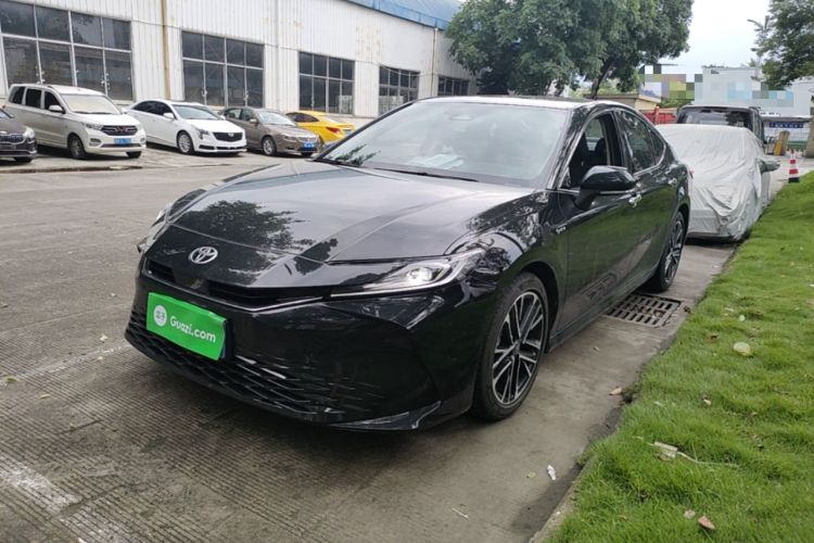 Toyota Camry 2024 — фото 1