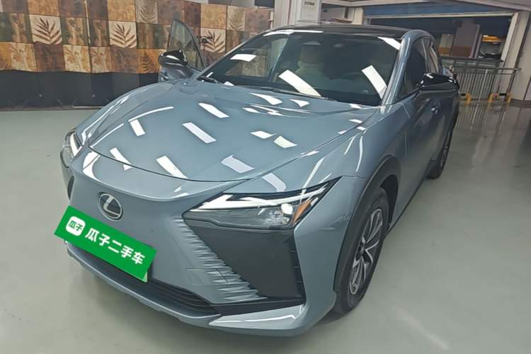 Lexus RZ 450e 2023 — фото 1