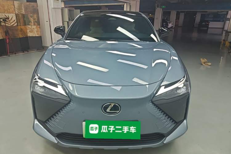 Lexus RZ 450e 2023 — фото 2