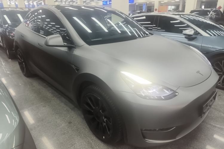 Tesla Model Y 2022 — 3