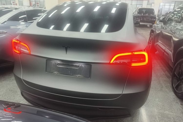 Tesla Model Y 2022 — 5