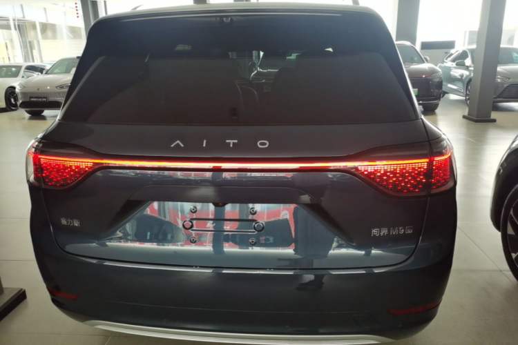 AITO M9 2024 — 5
