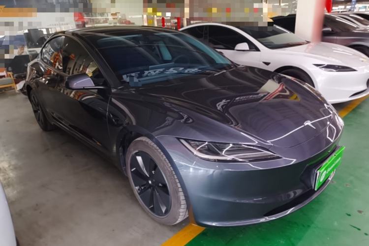 Tesla Model 3 2025 — 3