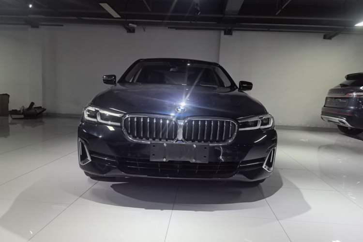 BMW 530Li 2023 — фото 2