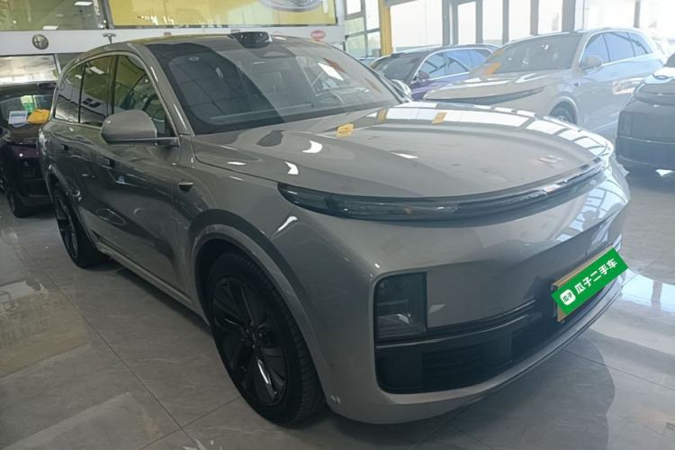 Li Auto L8 2023 — 3