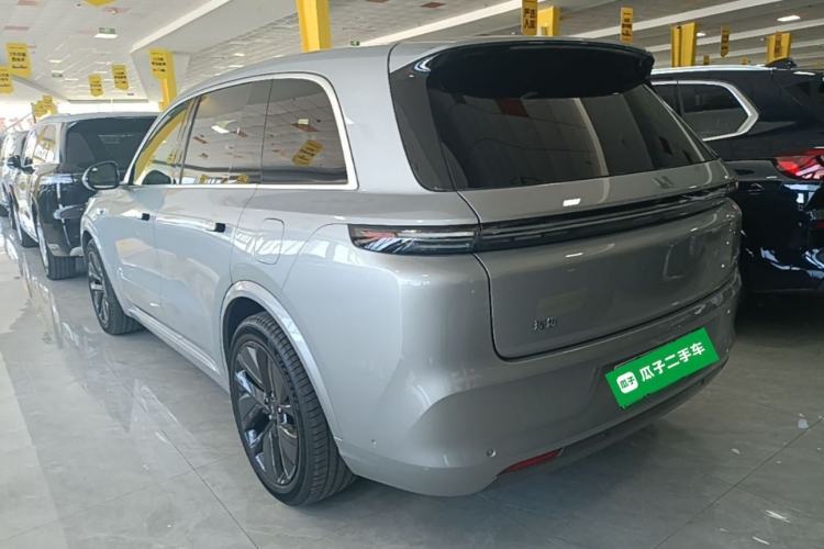 Li Auto L8 2023 — 4