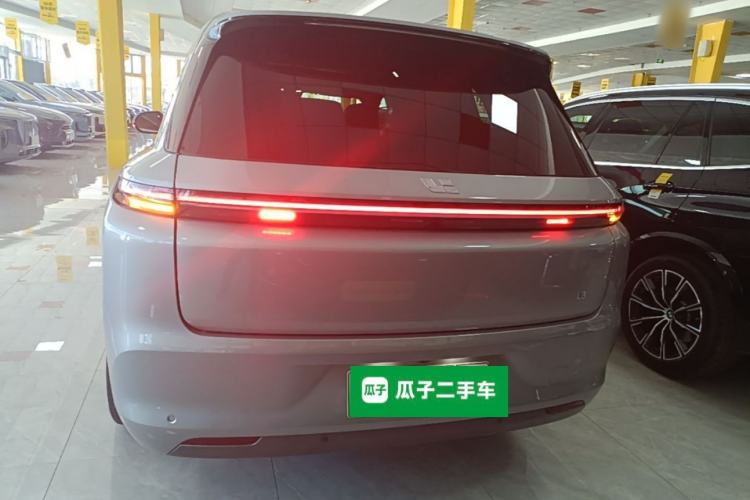 Li Auto L8 2023 — 5