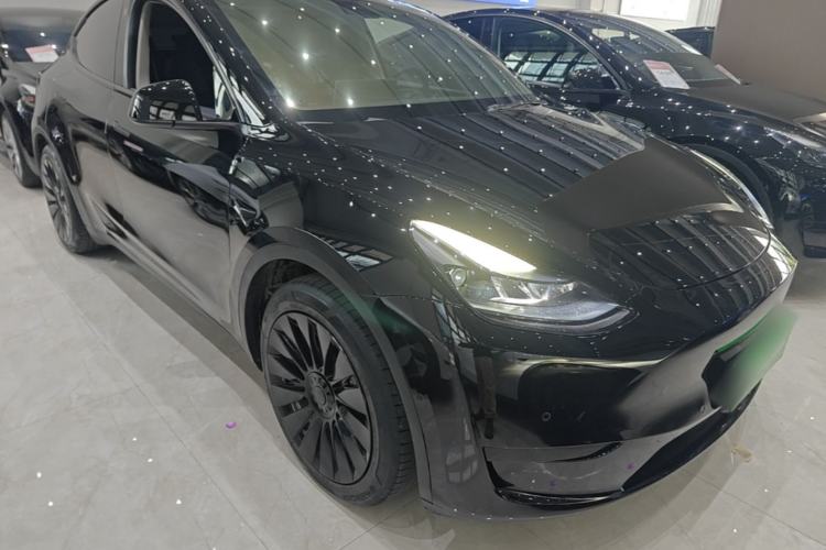 Tesla Model Y 2022 — 3