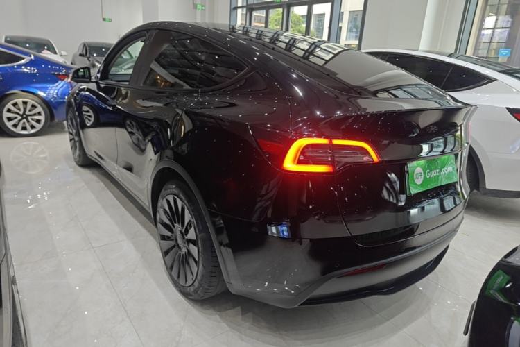 Tesla Model Y 2022 — 4