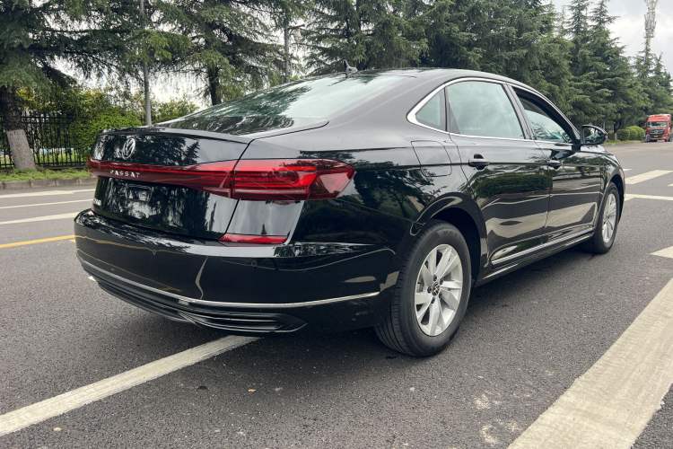 Volkswagen Passat 2025 — 5