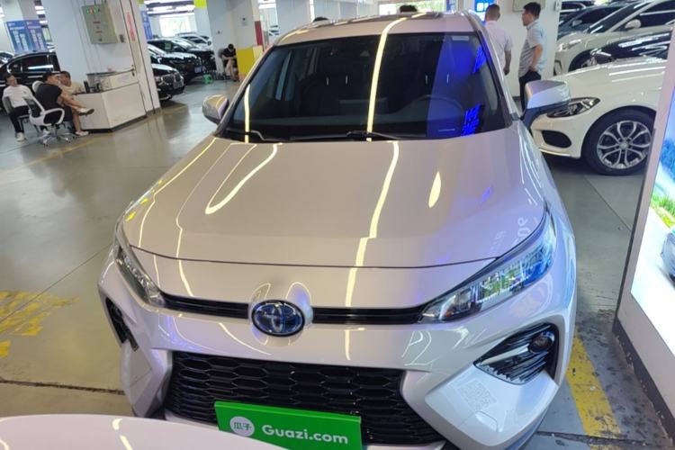 Toyota RAV4 2021 — 2