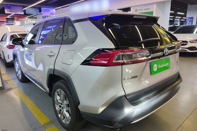 Toyota RAV4 2021 — 4