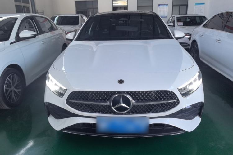 Mercedes-Benz A 200 L 2023 — фото 2